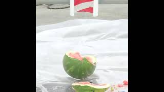 Fall of material on head from height demonstration