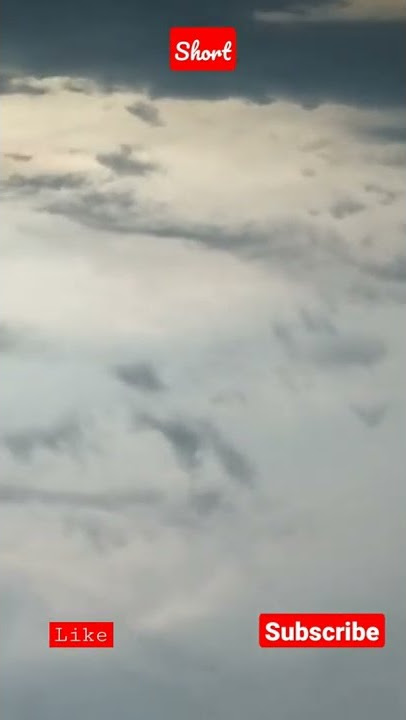 awan yg di tembus oleh burung yg terbang tinggi #shorts