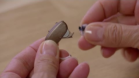 Oticon BTE PP - How to attach the FM 10 audio shoe / FM adapter