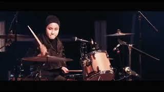 V.O.B Voice Of Baceprot - intro Live at Transmusicales de Rennes 2021