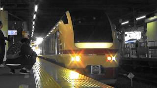 【特急常磐鎌倉号運転に伴う返却回送】E653系カツK70編成が回送列車として警笛を鳴らして大船駅8番線を発車!(2025/11/30/10:41)