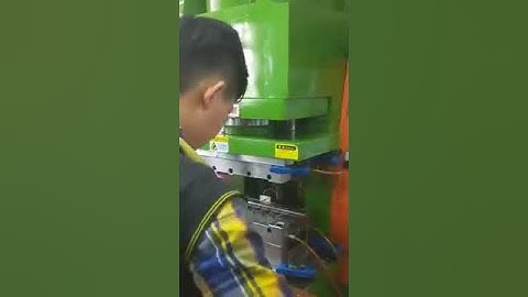 C type injection  molding machine for two pins plug making