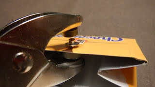 Tetrapak portemonnee van een Chocomel pak (stop motion)