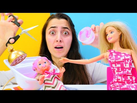 Barbie oyunları. Sevcan Barbie'nin saçlarını keserken Steffie saçlarını boyuyor! Kız videosu