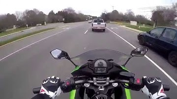 Close call & nowhere to go - Car changes lanes on motorcycle