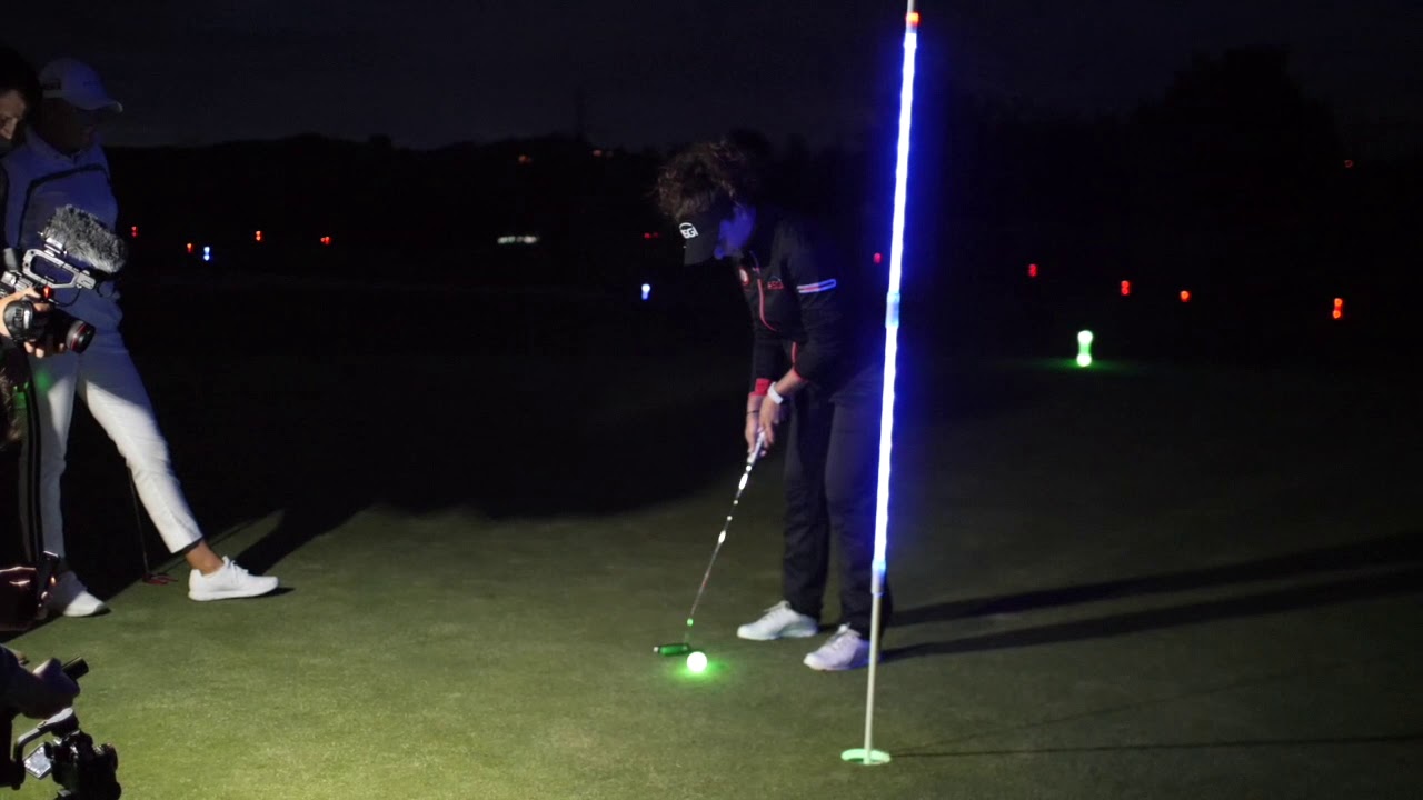 Golf Balle Lumineuse Balles De Golf, Lot de 6 Balle De Golf Flottante Et  Une Lampe De Poche, Balles De Golf Fluorescentes Lumière De Pratique De  Nuit