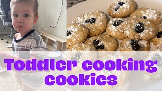 Life vlog. Toddler cooking cookies.