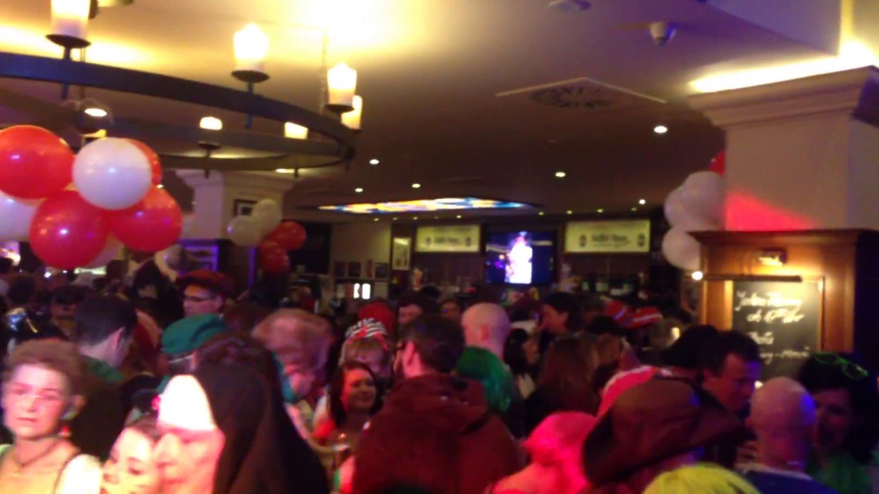 Karneval Im Gaffel Haus Berlin Weiberfastnacht Youtube