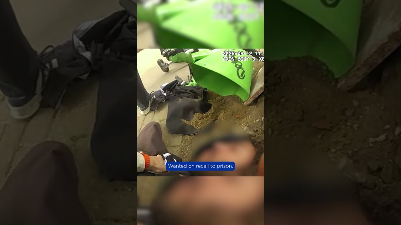 Caught In 4K Met Police Arrest Shoplifter Covent Garden Wearing Stolen Jacket