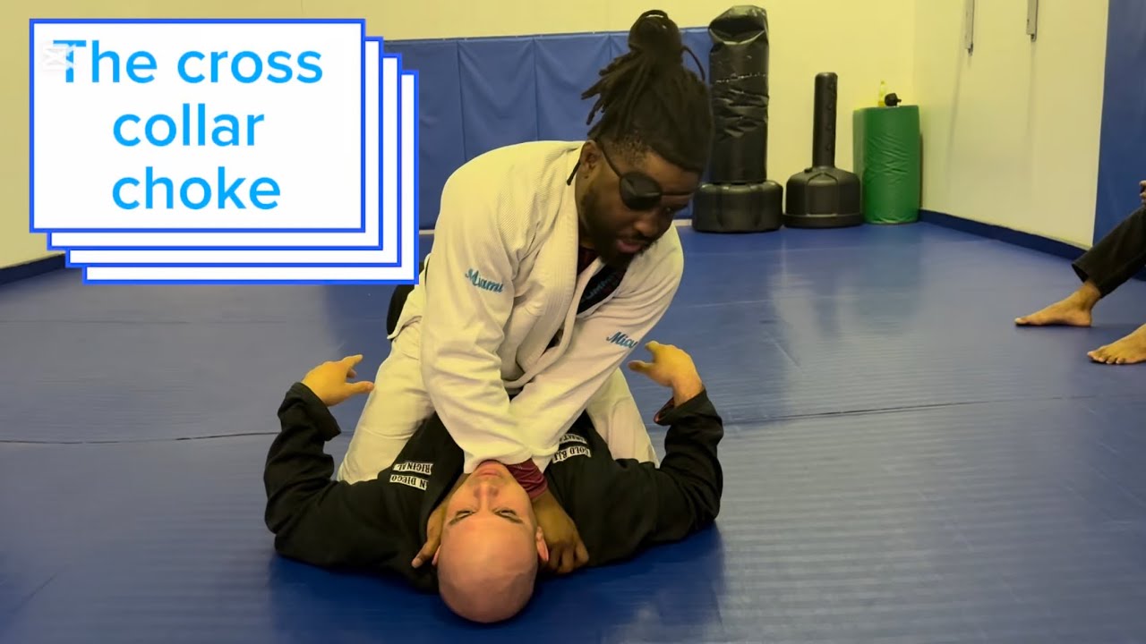 The BJJ cross collar choke from mount. - YouTube