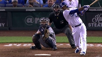 MIL@KC: Escobar smacks bases-clearing triple in 8th