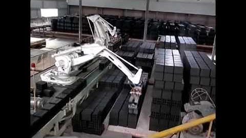 Robot xếp gạch tuynel bán dẻo vào goòng tự động hoàn toàn