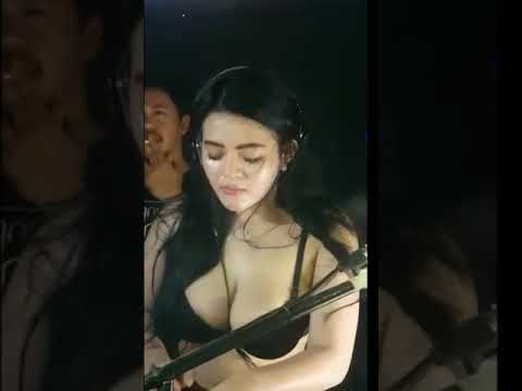Sexy girl playing DJ and must watch