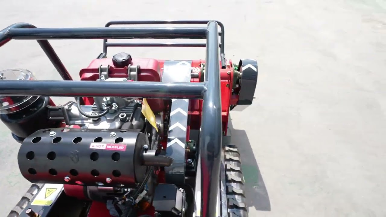 Video Center 30 QL-R800 Tracked Lawn Mower | Engine, Tracks & Deck