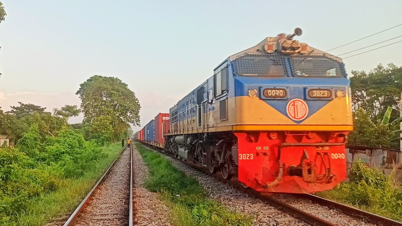 BFCT container freight train with locomotive 3023 - YouTube