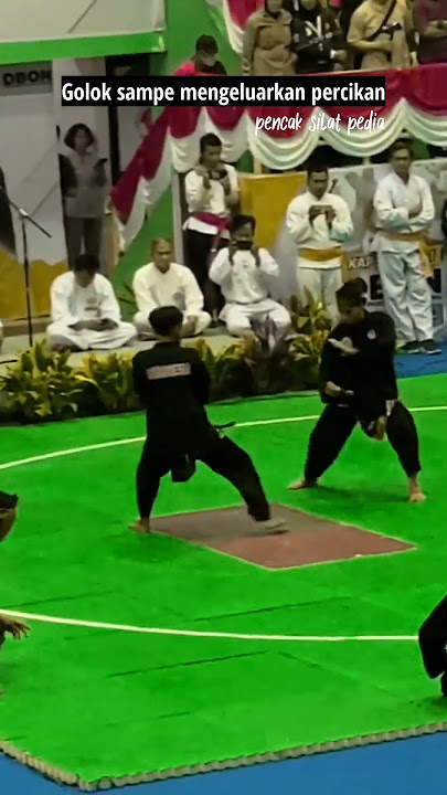 Atraksi Permainan golok #shorts #pencaksilat #viral #education #pesilatcerdas #martialart #keren