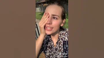 Girls Eyes CHANGE COLOR Outside 