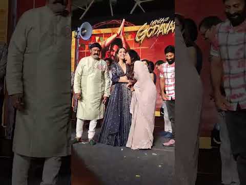 Balakrishna fun with Anjali in Gangs Of Godavari Pre release event | #trending #viral #shorts Friday Poster Channel.. is all in one ... - YOUTUBE