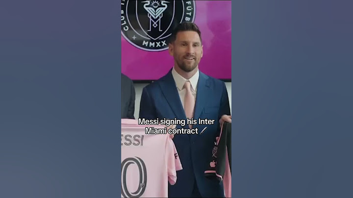 Leo Messi was all smiles while making it official 😄