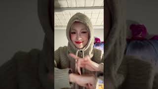 [#로라]츄~뒤늦게 사과해서 미안해😝😘 早く会いたいです 💚 #pixy #픽시 #winxy #윈시