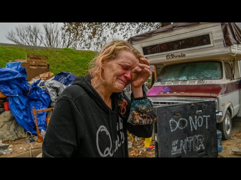Homeless Mother As Sacramento Crews Clear Rv Row: ‘i Don't Know What To Do Anymore’