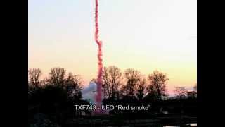 Fajerwerki TXF743 UFO Red Smoke Triplex