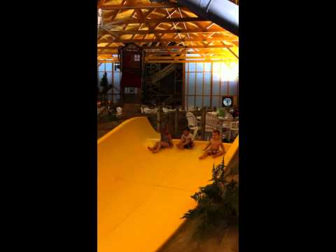 Vidéo: Grizzly Jack's Grand Bear Resort - Parc aquatique intérieur