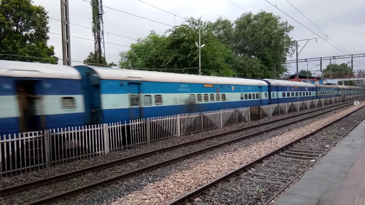 12815 Puri to New delhi Nandankanan express passing through naini jn ...