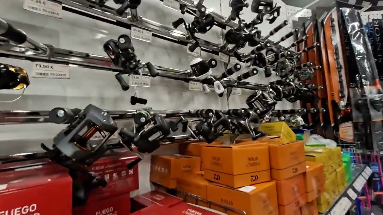 Я зашёл в финский магазин рыболовных принадлежностей.