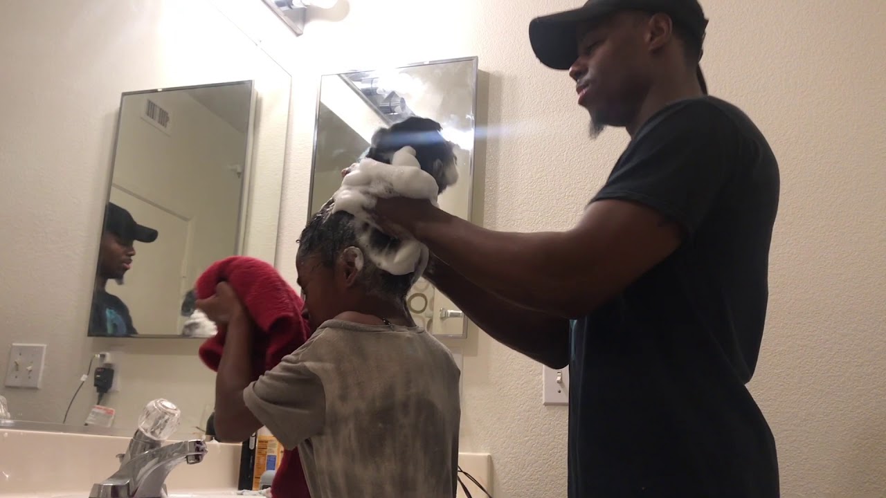 DAD WASHING DAUGHTER HAIR PRANK FOOT POWDER LENA&WILL YouTube