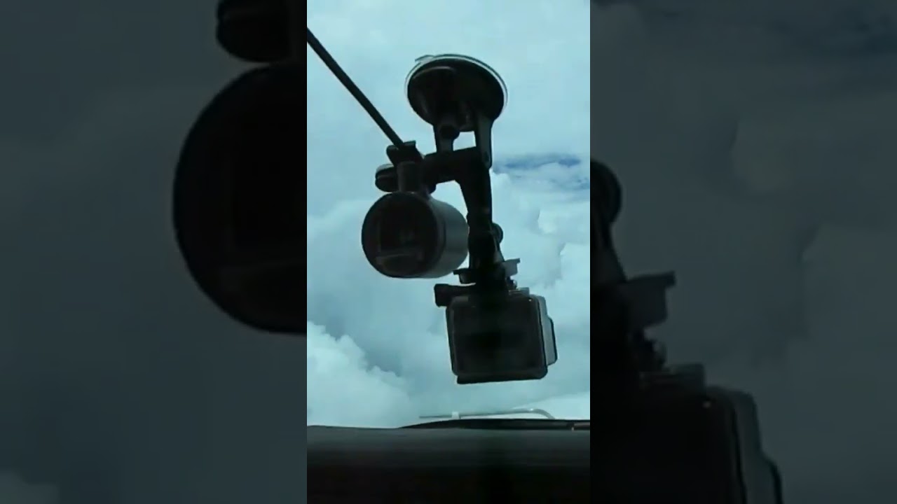 This Cessna 310 cloud surfing moment went viral 