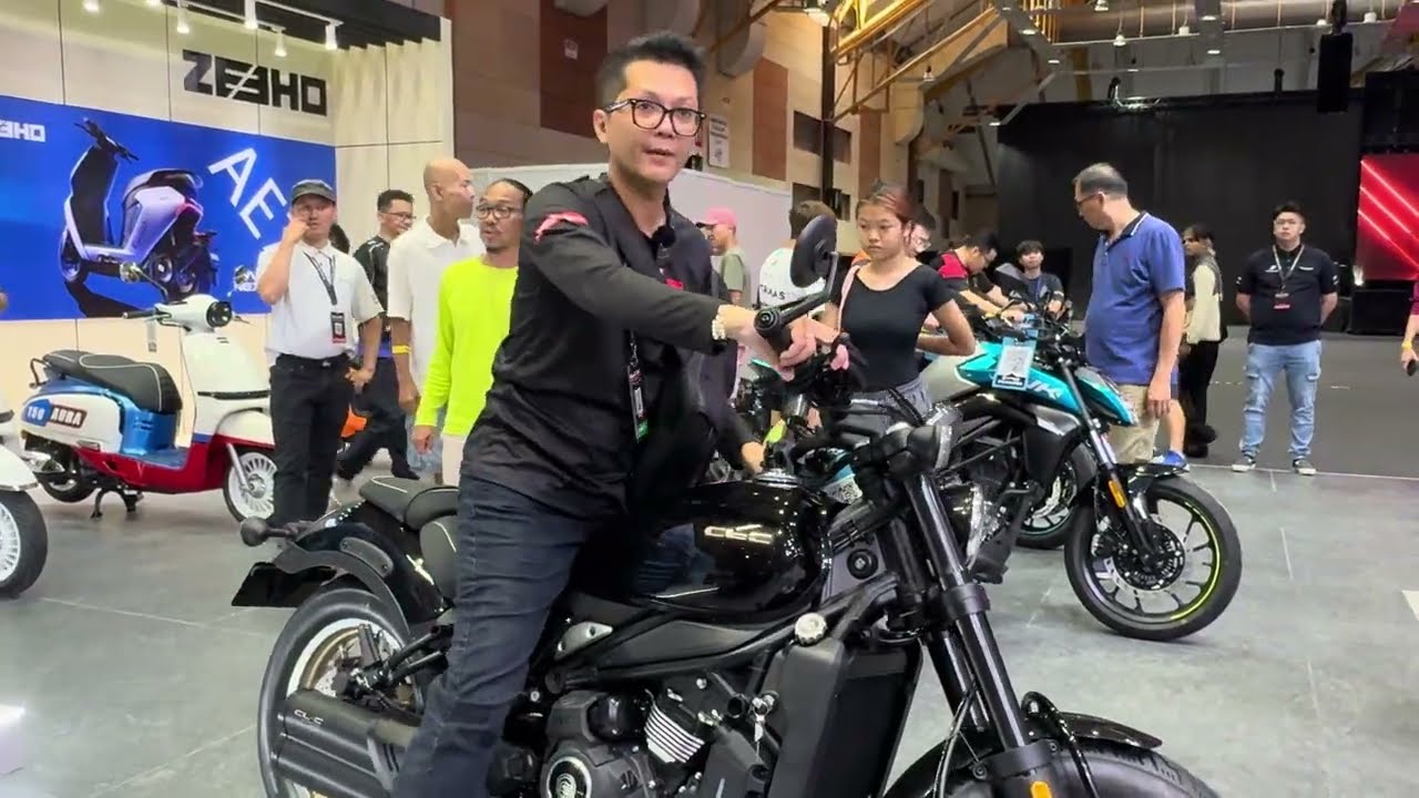 Visiting the ZXMOTO booth: In the saddle of the 500RR, 500F, and