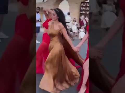 بسنت شوقي زوجة محمد فراج هي بالكافية واخوتها بالاحمر