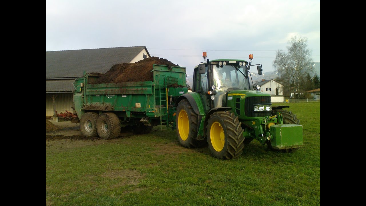 Miststreuen 2015 mit John Deere und Tebbe Streuer in Spielberg