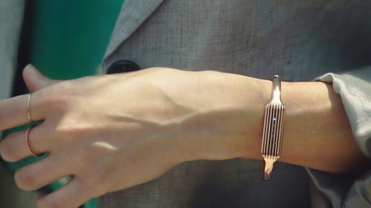 fitbit hand band