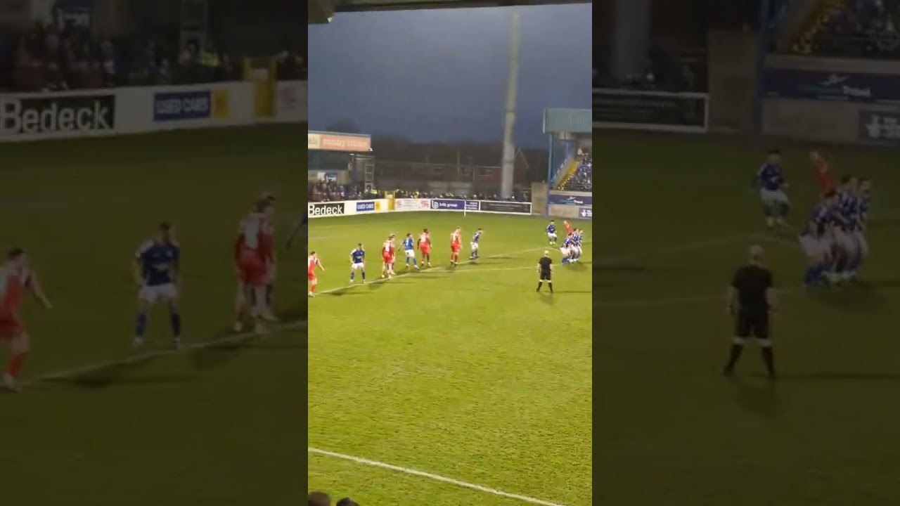 McCullough's free-kick against Glenavon 👀