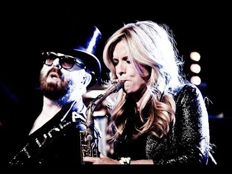 Видеоклип Candy Dulfer/Dave Stewart - Lily Was Here