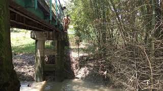 KESERUAN MANDI DI SUNGAI?? TERJUN DARI ATAS JEMBATAN #part2