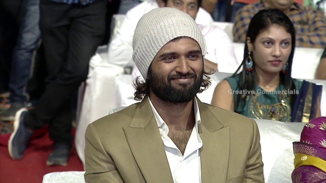 Tharun Bhascker Speech @ World Famous Lover Pre Release Event