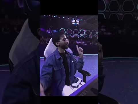 يا لابس النظاره تعبت فيه ابي لايكاتتت
