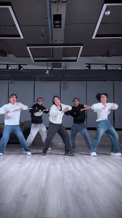 ice ice baby ✨🧊 #VXON #DANCE #dancechallenge #fyp #fypviralシ #group