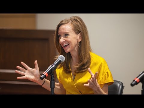Lisa Desjardins gives advice to future journalists - YouTube