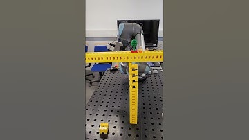 Successfully implemented motion planning algorithm RRT on a UR5 Robot🤖.