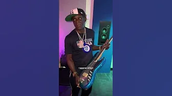 had to show Flavor Flav my new signature bass 🥹🩵 thumbnail