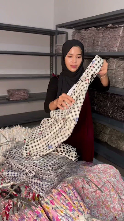 The arrival of the first buyer of my housedress