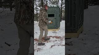 R&E Outdoors Demonstrating Temp In A Non-Insulated Hunting Blind