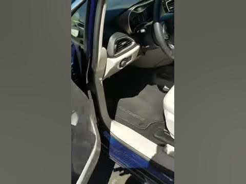 2017 Chrysler Pacifica Sliding door issue - YouTube