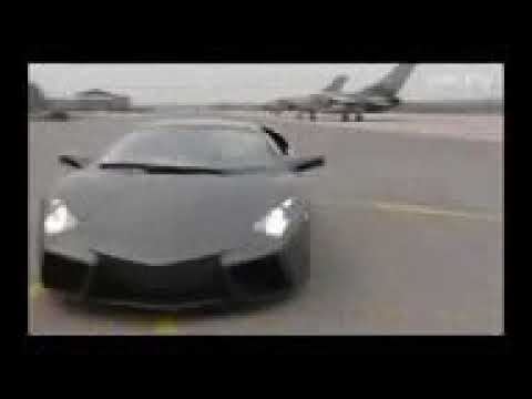 سباق بين سيارة لمبرجيني ضد طائرة الحربية