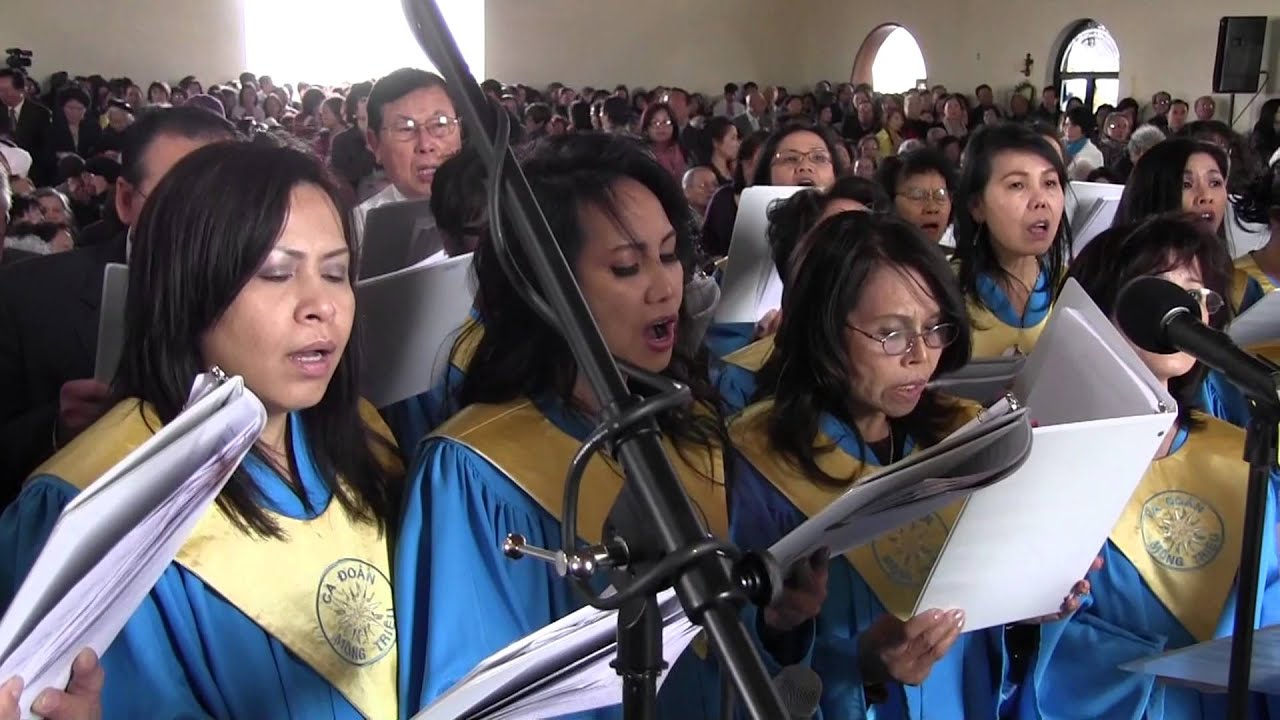 ca-doan-mong-trieu-st-cecilia-tustin-ca-bao-la-tinh-chua-dan-vien