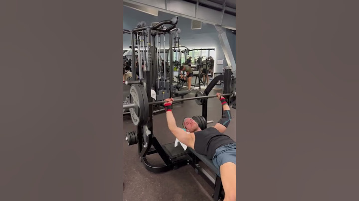 TheGrefg ME AYUDA CON 100kg en press banca PERO NO SALE… 😔